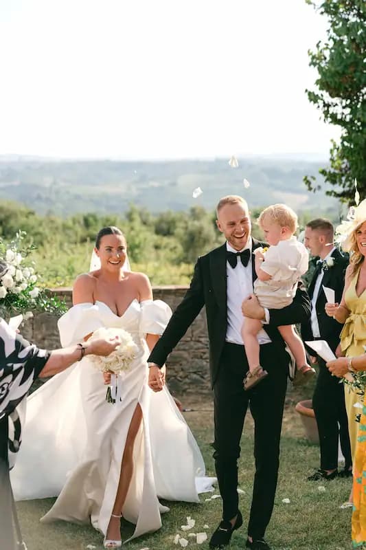 Coppia di sposi in stile documentaristico, Italia