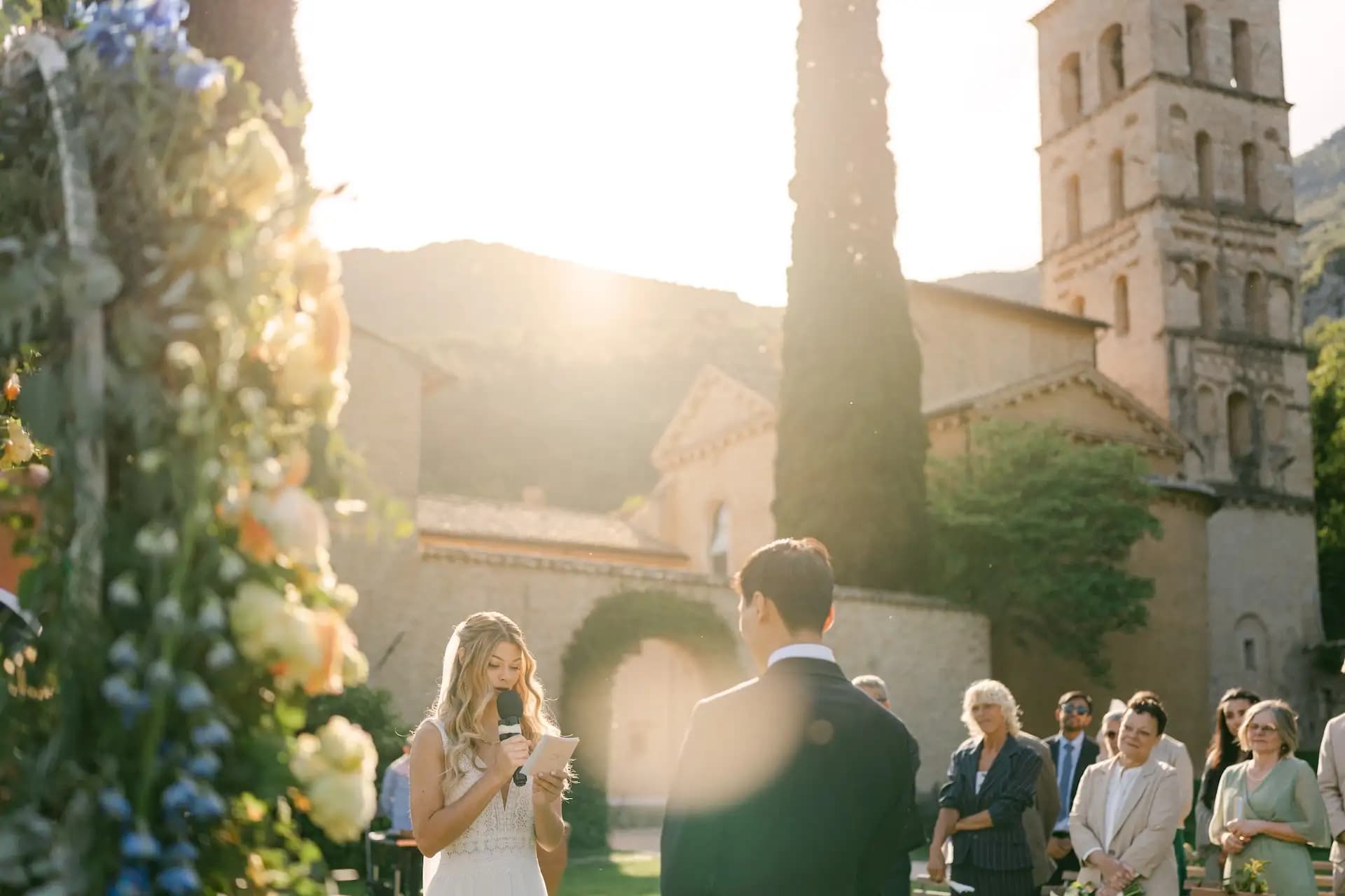 Cerimonia di matrimonio in luce dorata, Umbria